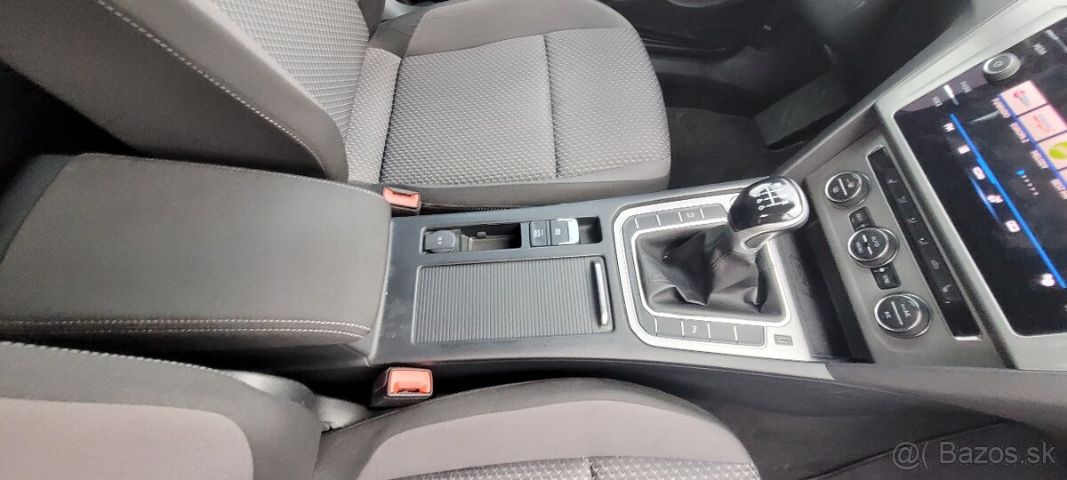 Passat Variant 2,0 TDI 03/2020 150PS, strieborná metalíza - 10