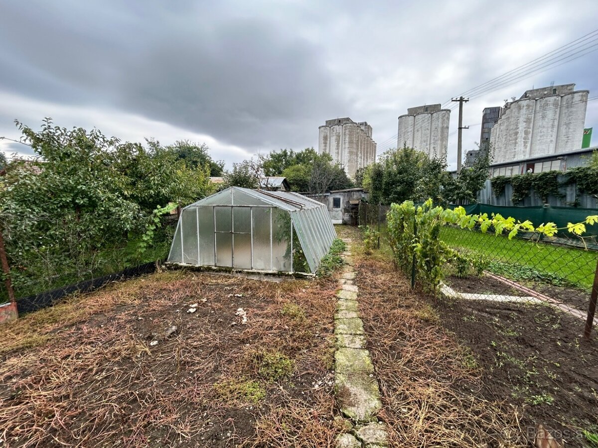 Ponúkam na predaj 3izb Rodinný dom so záhradou blízko Levíc - 10
