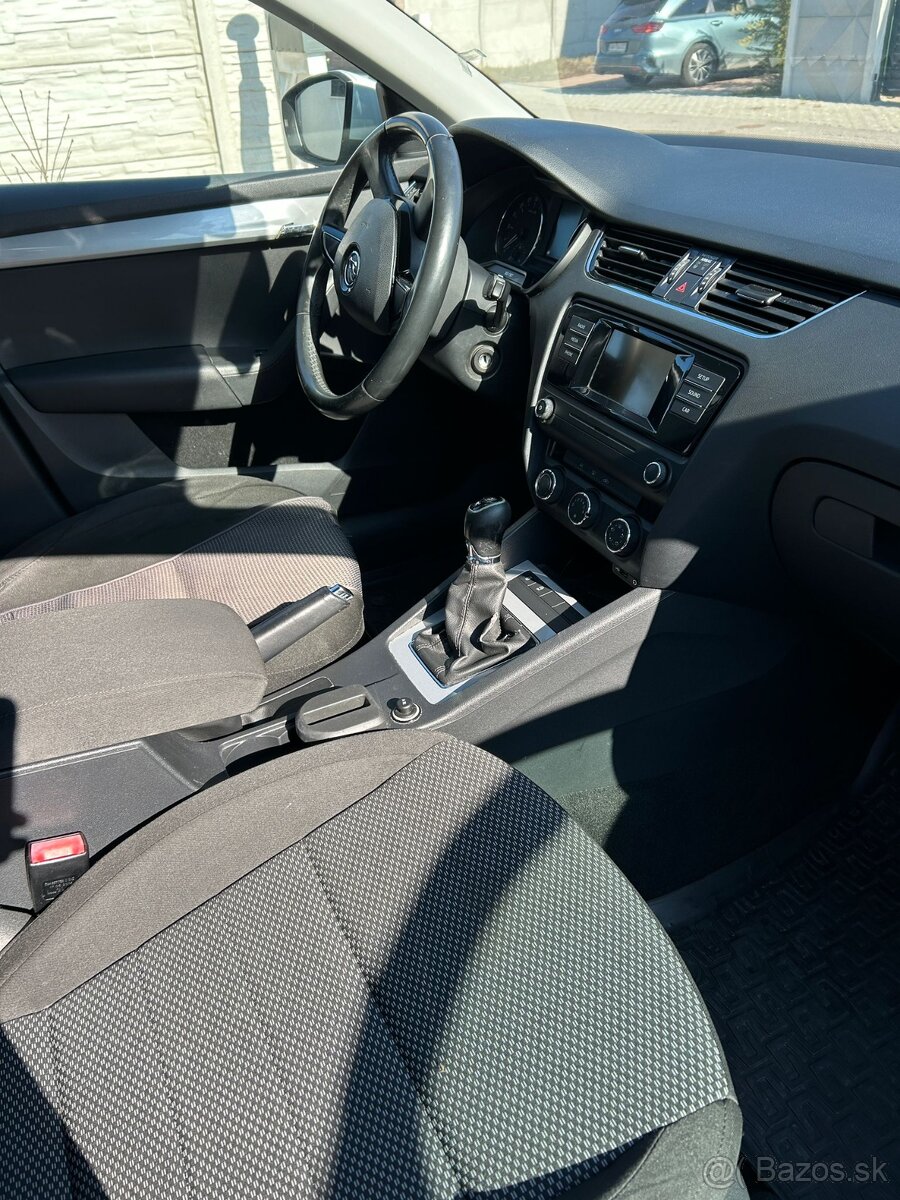 Škoda Octavia Combi-biela - 10