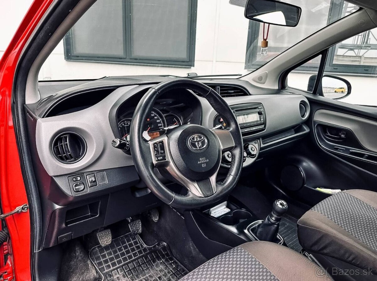 Toyota Yaris 1.0 VVT-i Power - 10