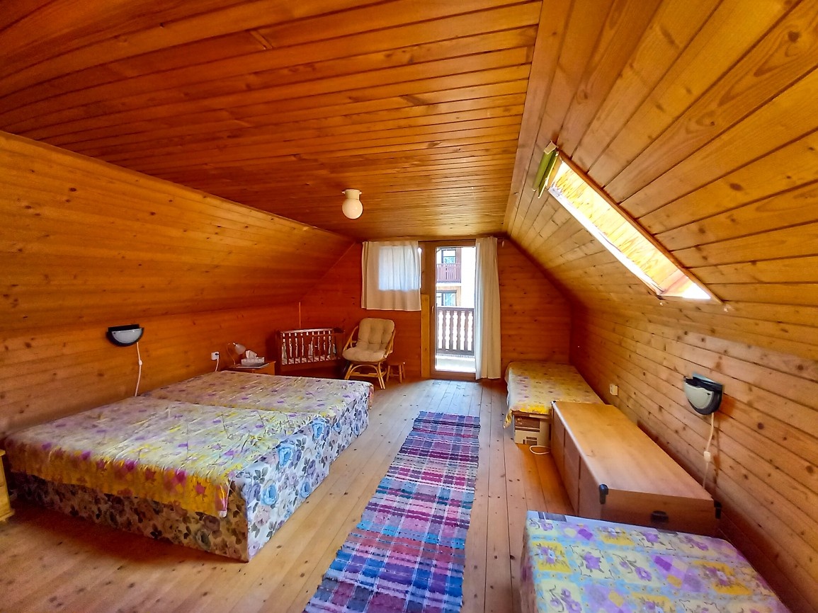 Zrekonštruovaná drevenica pod Kráľovou hoľou, pozemok 457 m2 - 10