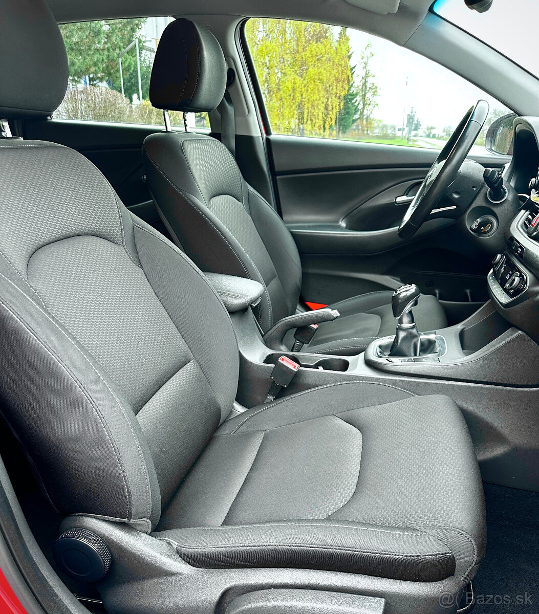 Hyundai i30 CW Kombi 1.4 T-GDi Slovensko - 10