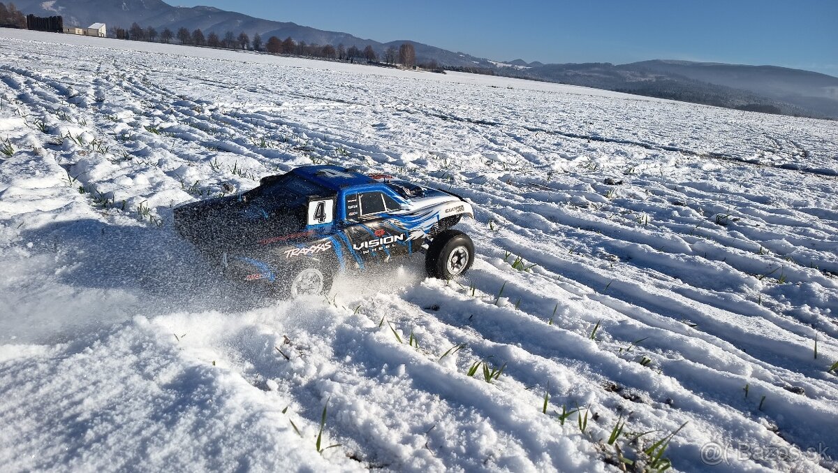 Traxxas slash 4x4 - 10