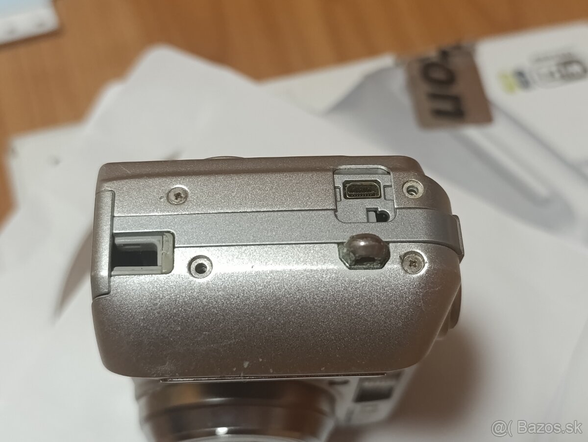 Nikon Coolpix P2 - 10