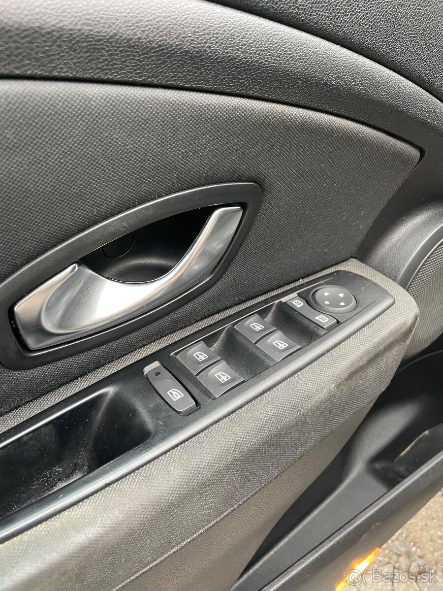 Renault Megane Grandtour 1.5 dCi - 10