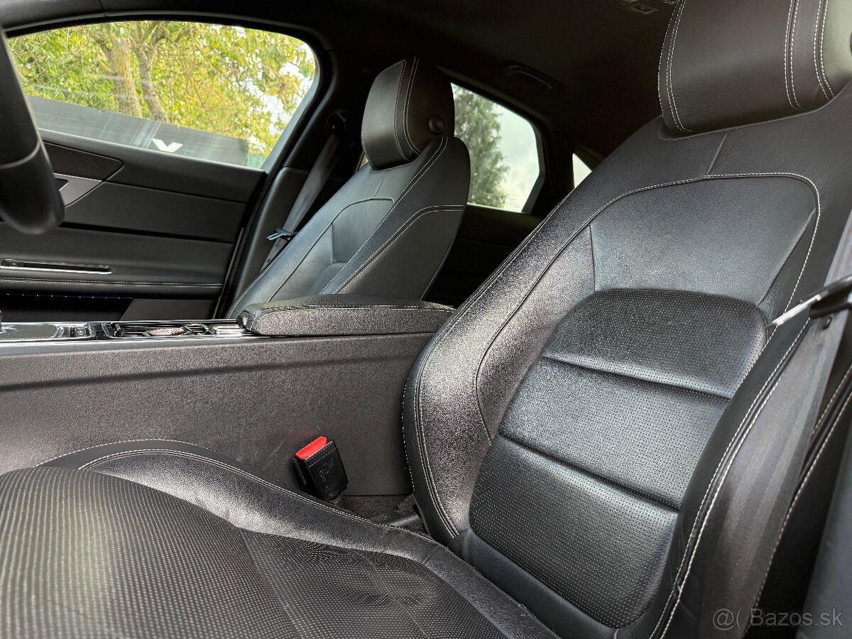 Prenájom auta Jaguár XF - 10