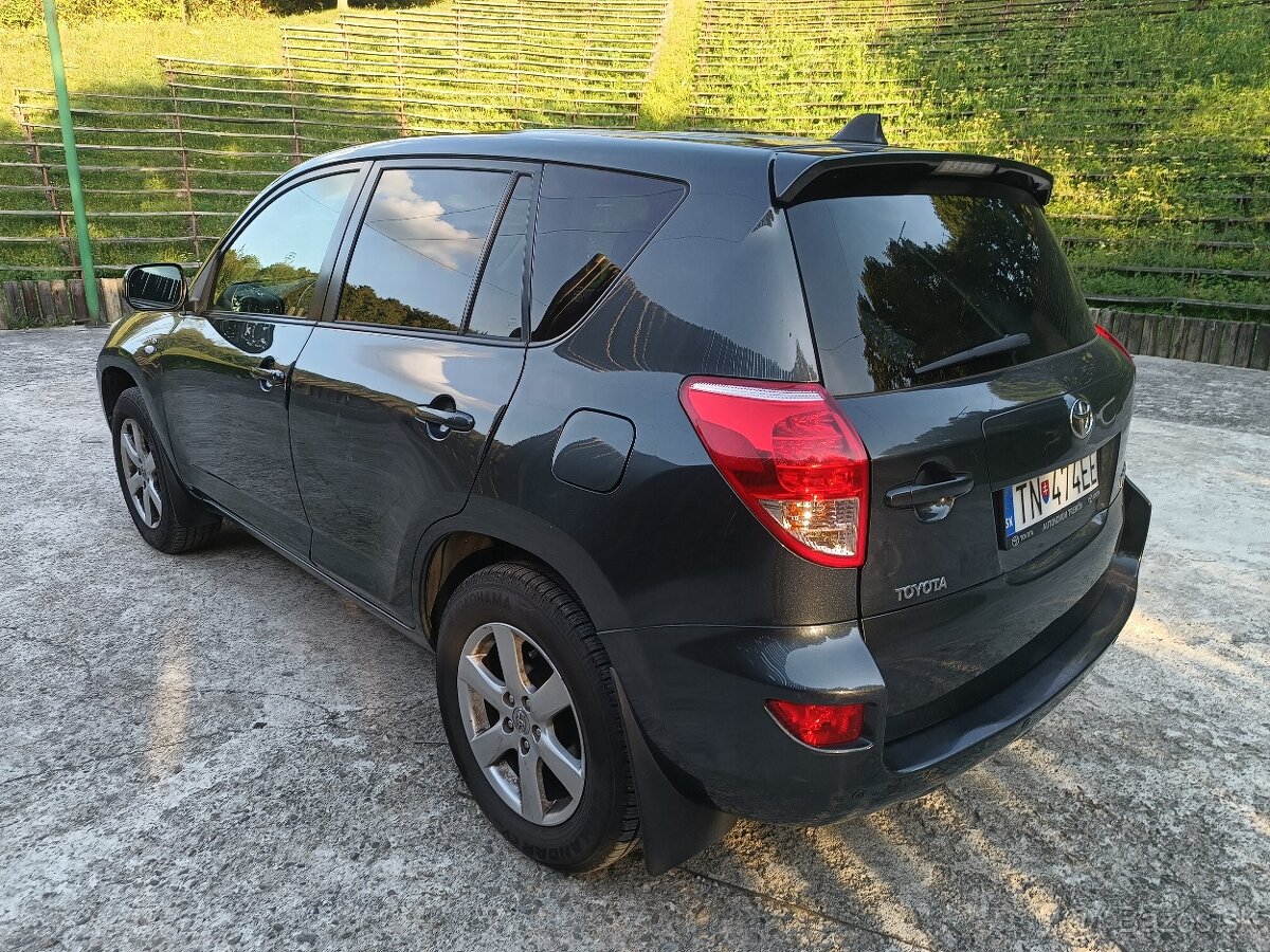 Toyota RAV4 2.2 D4D , 100 r.v.2010, 2x elektróny - 10