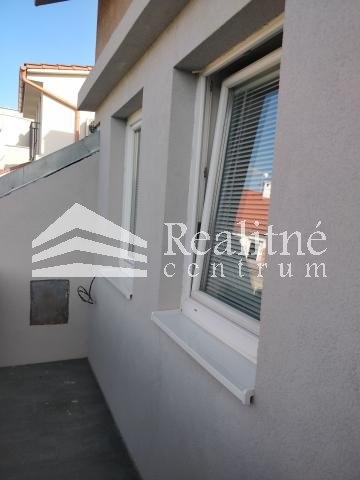 Predám 1 + KK s balkónom - 10