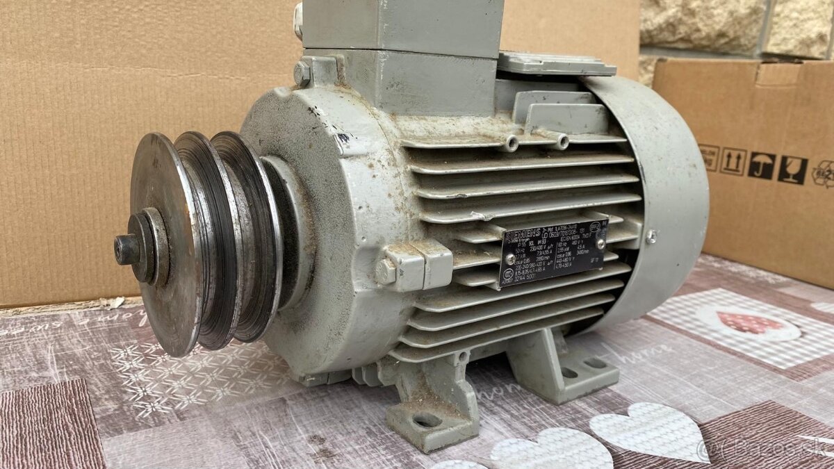 Frekvenčný menič 3kW+motor 2,2kW - 10