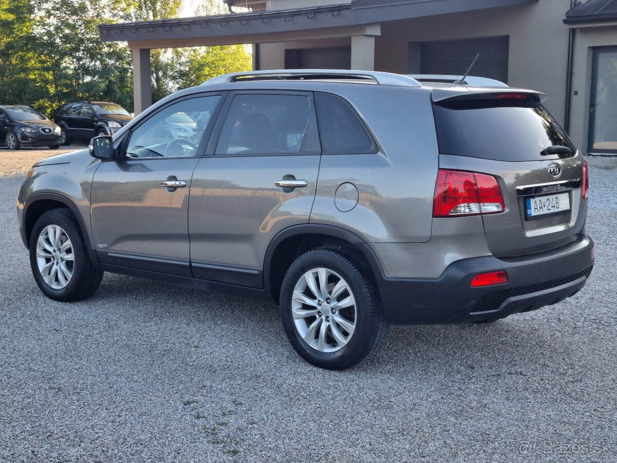 KIA SORENTO 2,2CRDi 4x4 7.MIESTNE - 10