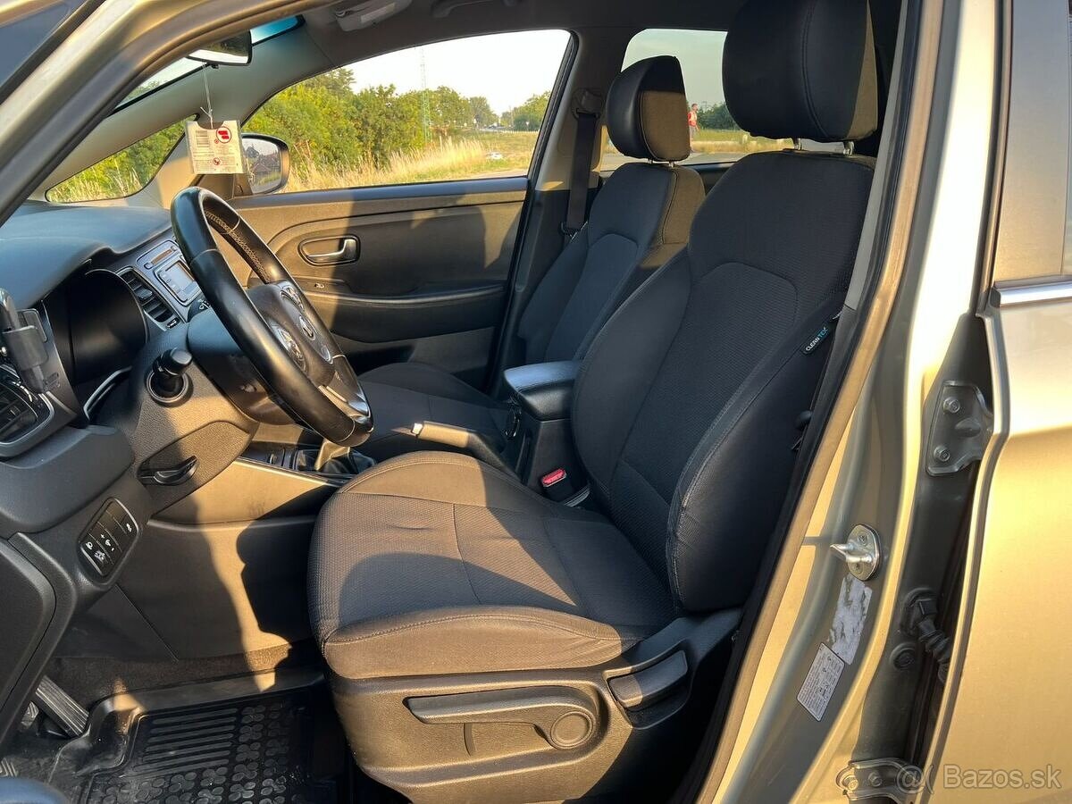 KIA Carens - 10