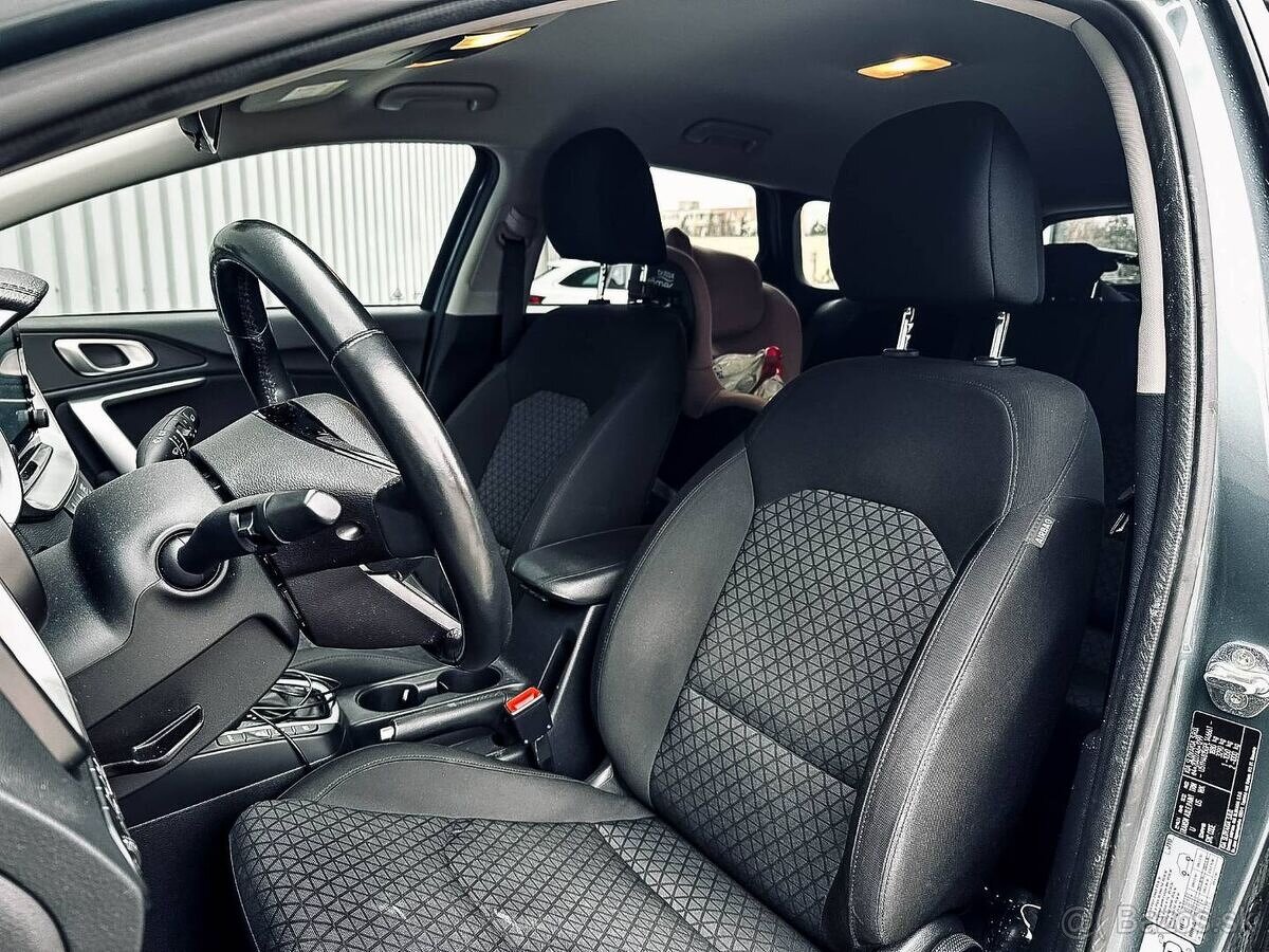 Kia Ceed SW 1.5 T-GDi Silver A/T - 10