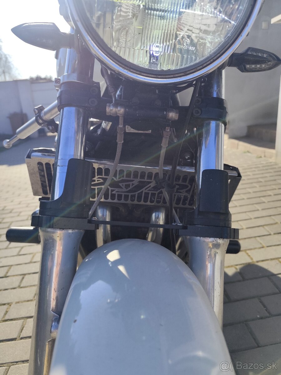 Yamaha XJR 1300 - 10