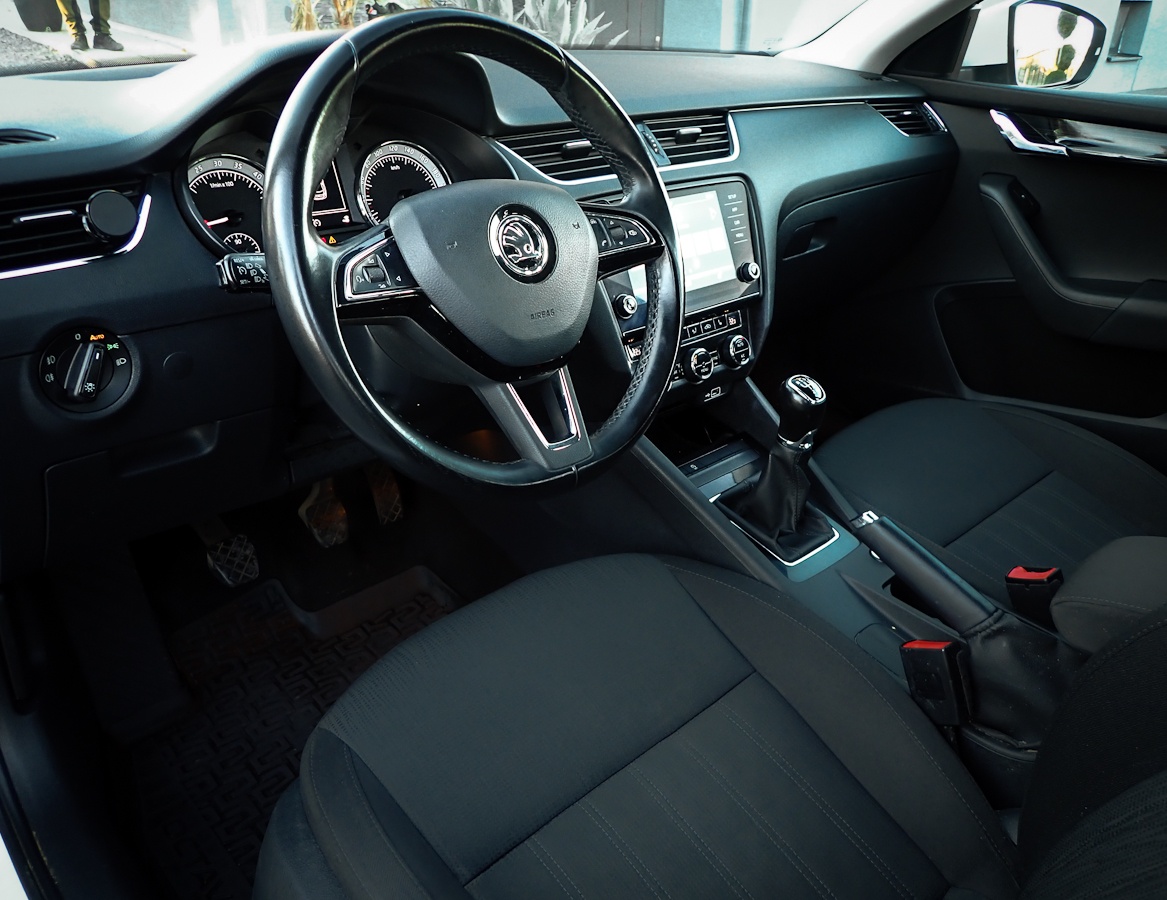 ŠKODA OCTAVIA 3 SEDAN 1.6 TDI 85kW FULL LED-Facelift-2018 - 10