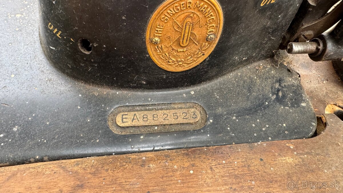 Predám starožitný šijací stroj Singer (r. 1936) - 10