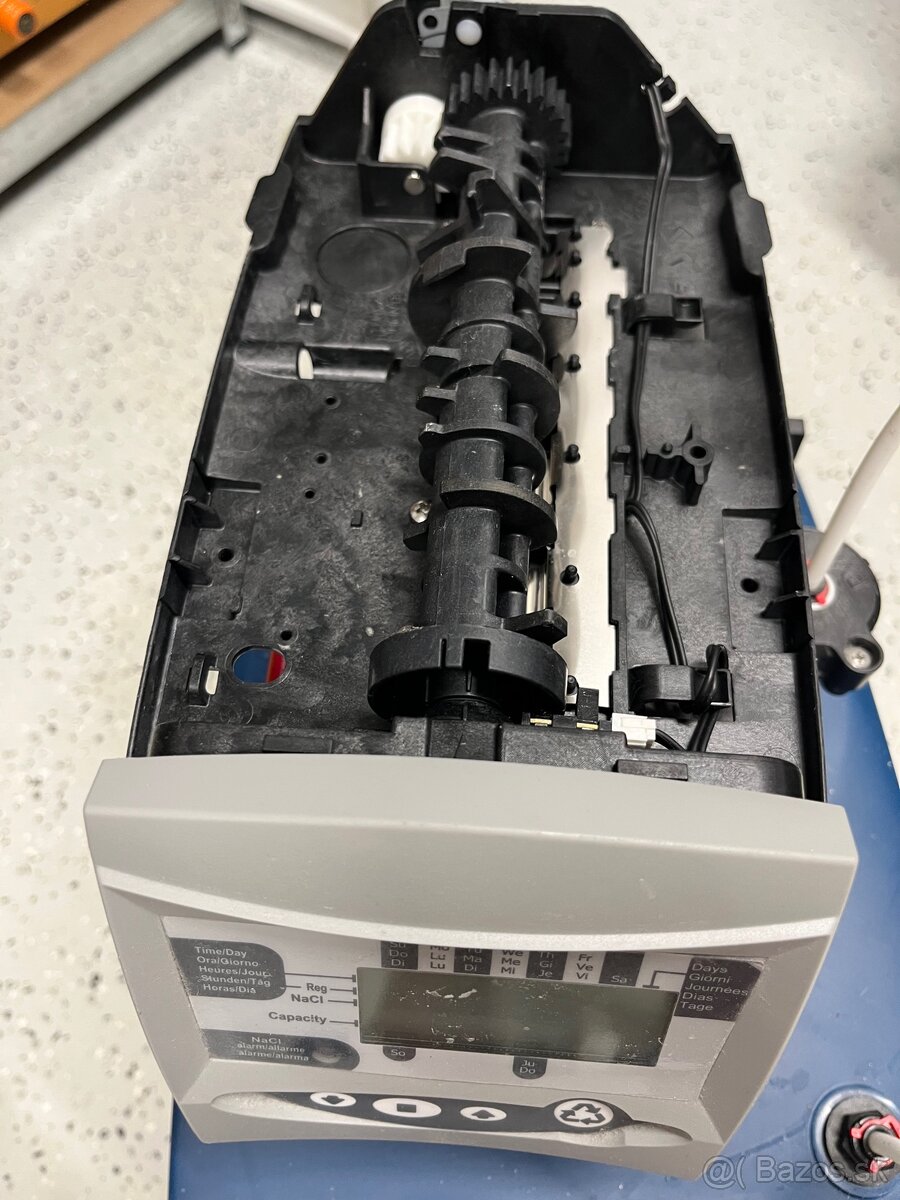 Zmakcovac vody GIX8 - 10