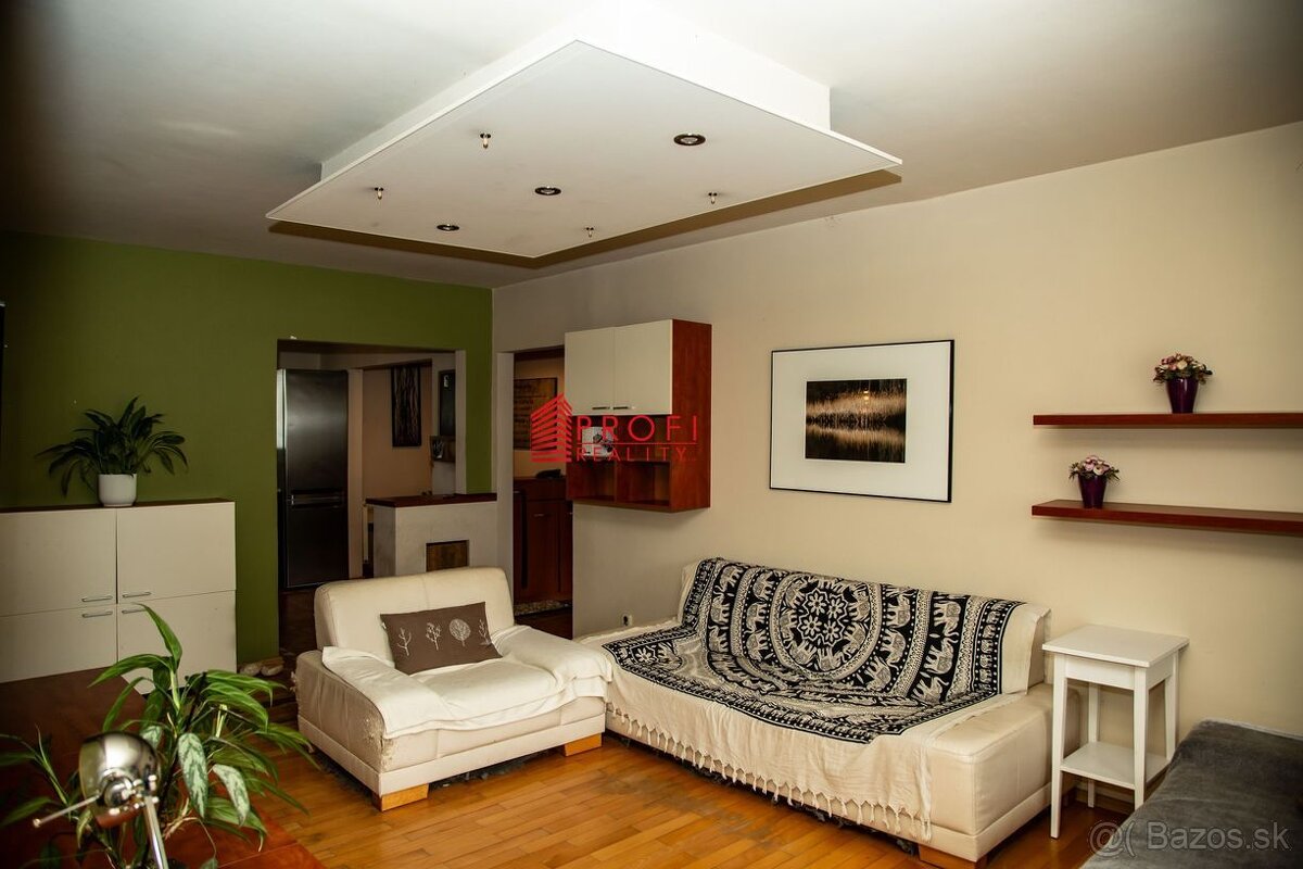 REZERVOVANÉ: Ponúkame na predaj priestranný 4izbový byt v po - 10