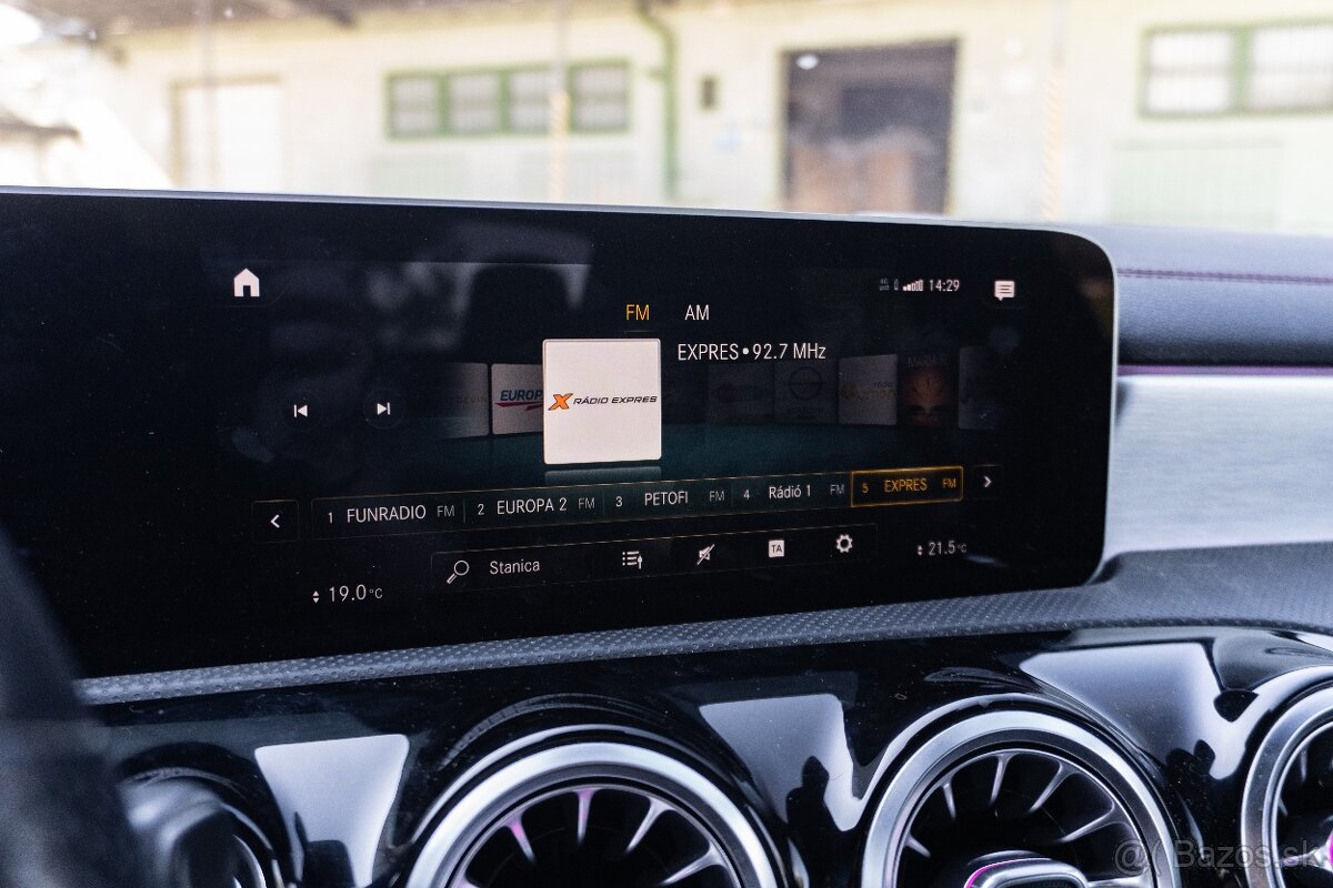 Mercedes-Benz CLA 180 AMG Line 2019 - 10