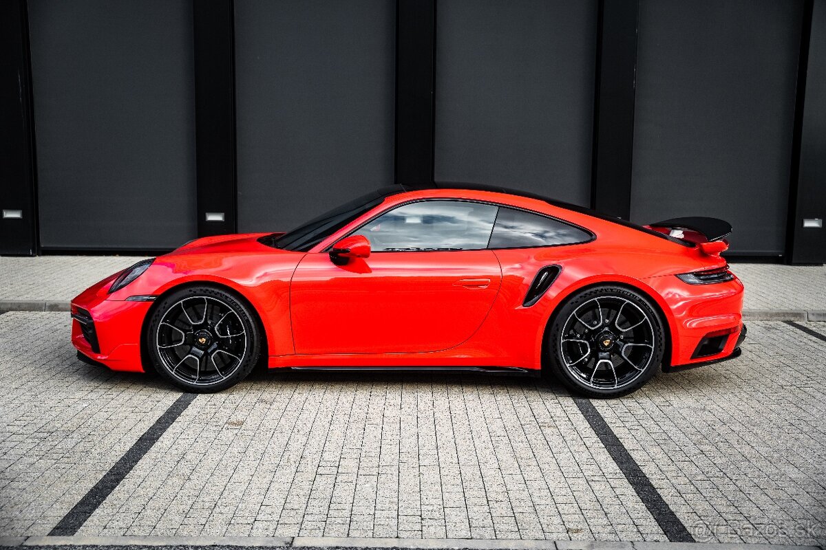 Porsche 911 Turbo S 992.1 - 10