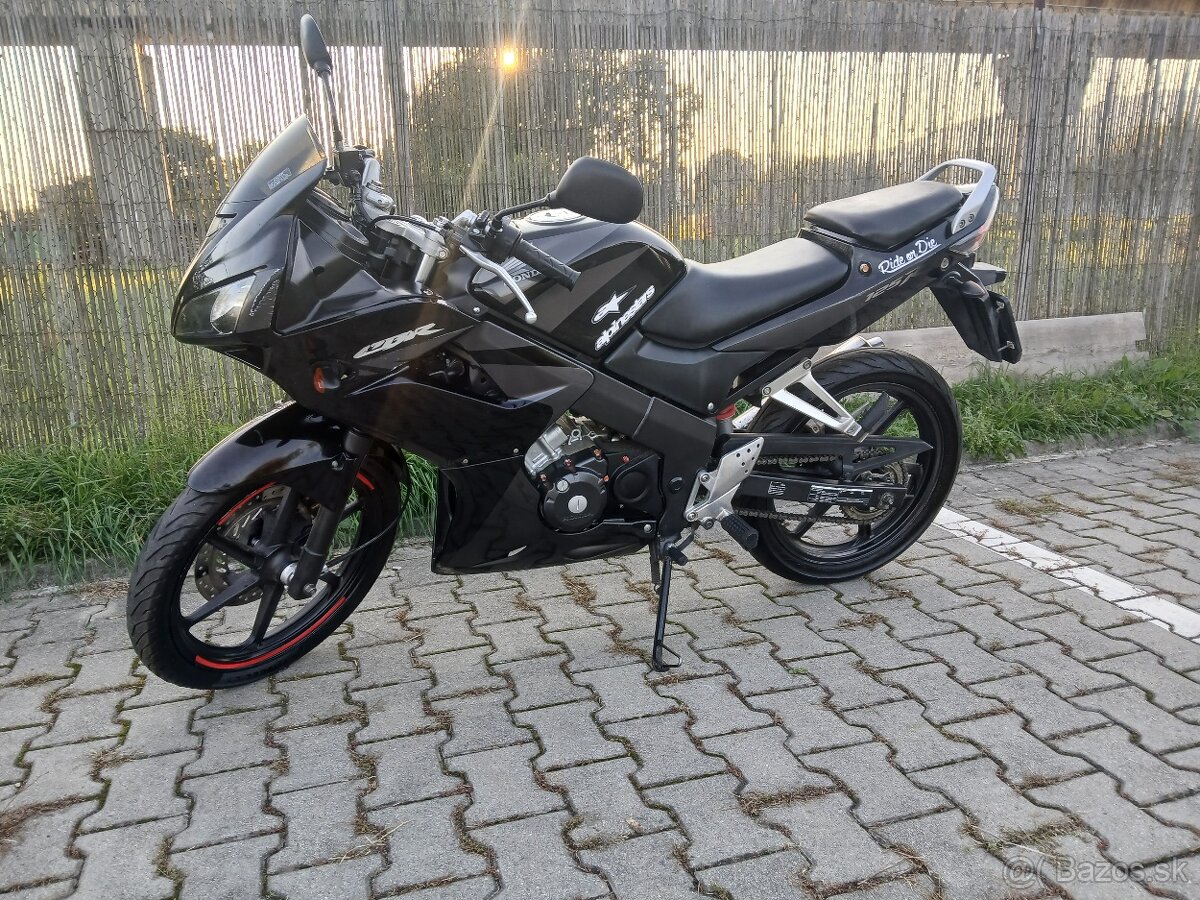 Honda CBR 125 - 10