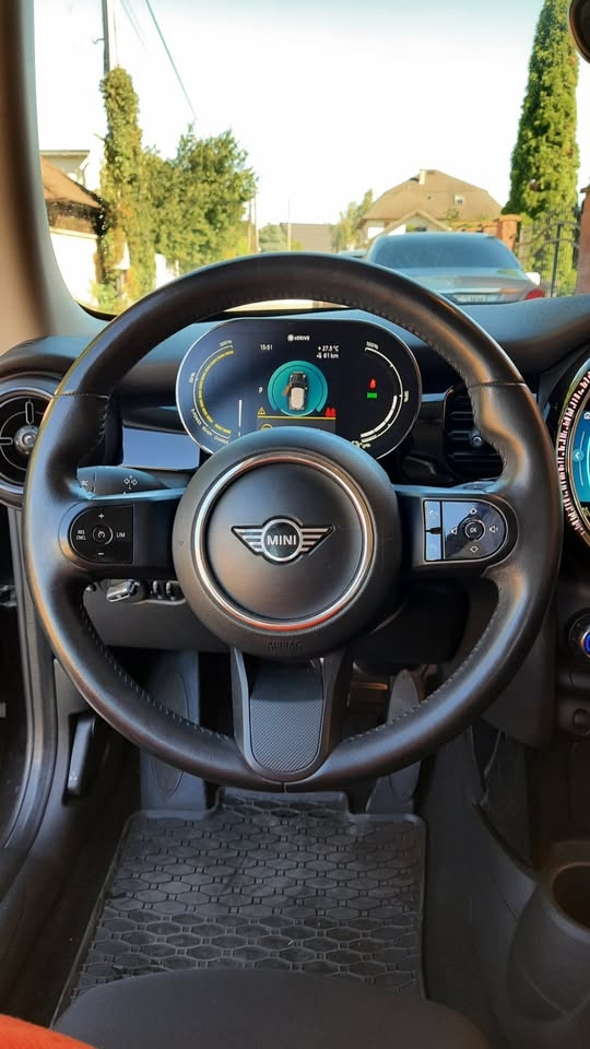 Predám Mini Cooper E SE Elektro 184 Koní 2021 - 10