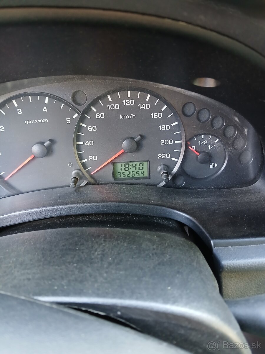 Predám Ford transit connect 1,8 r.2009 - 10