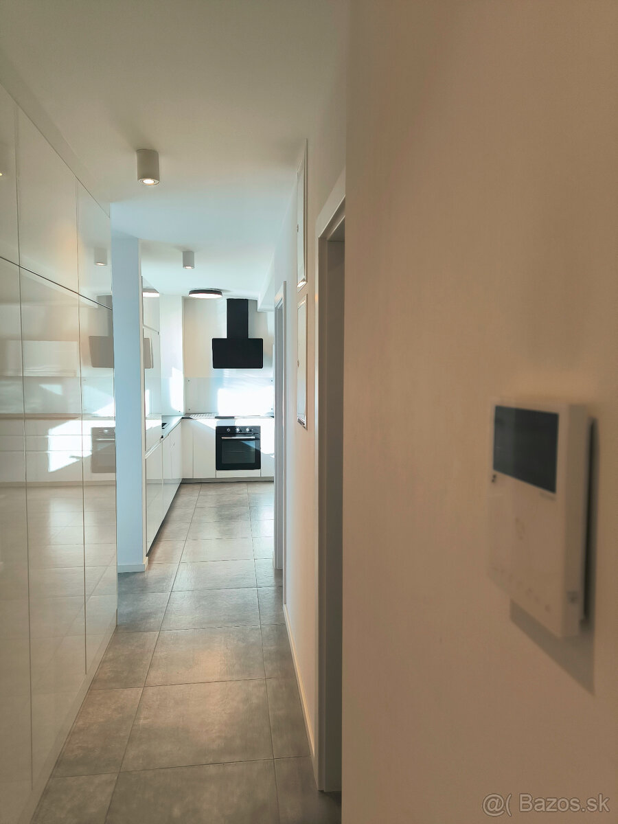 VOĽNÝIba u nás 2i BEZRUČOVA RESIDENCE,balkón,loggia,garáž. - 10