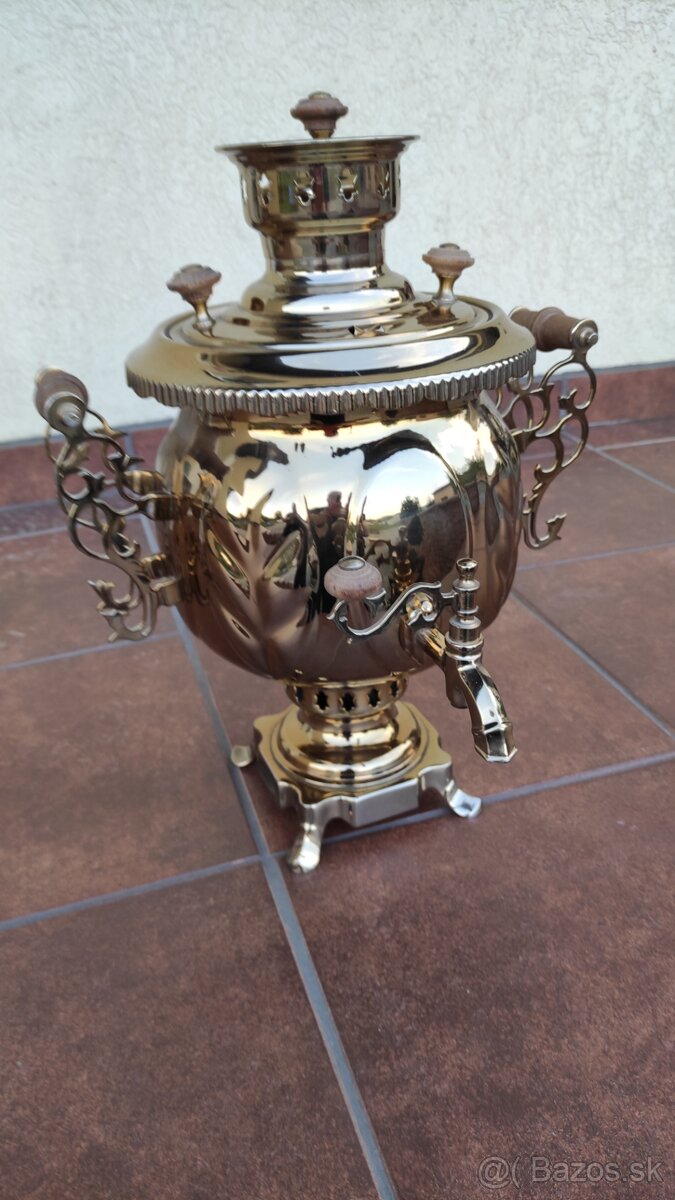 Ruský samovar v zlatej farbe - 10