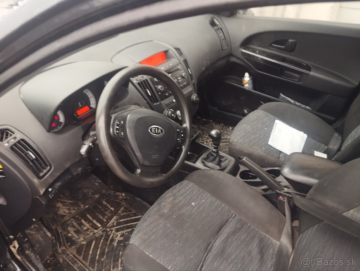 Kia ceed combi Rozpredám - 10