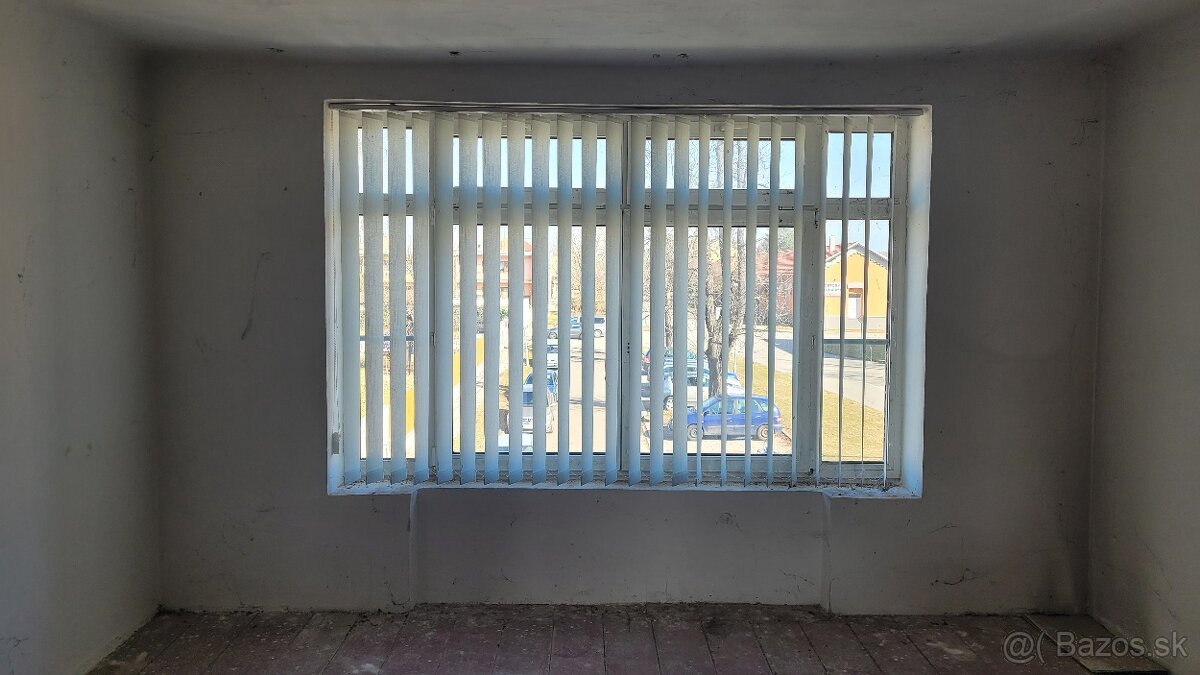 Půdní prostor o podlahové ploše 290 m² - 10