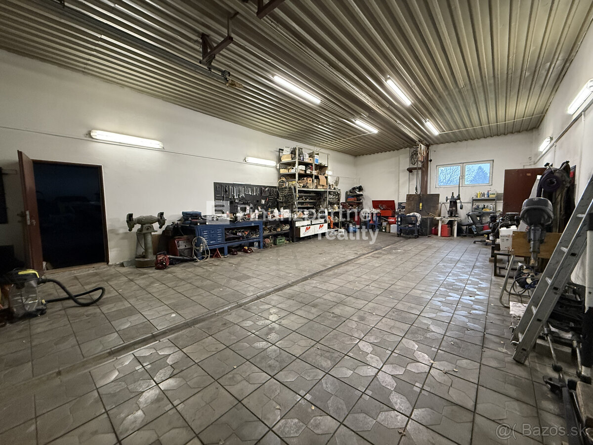 Na prenájom obchodný priestor v meste Štúrovo, pri Dunaji. - 10