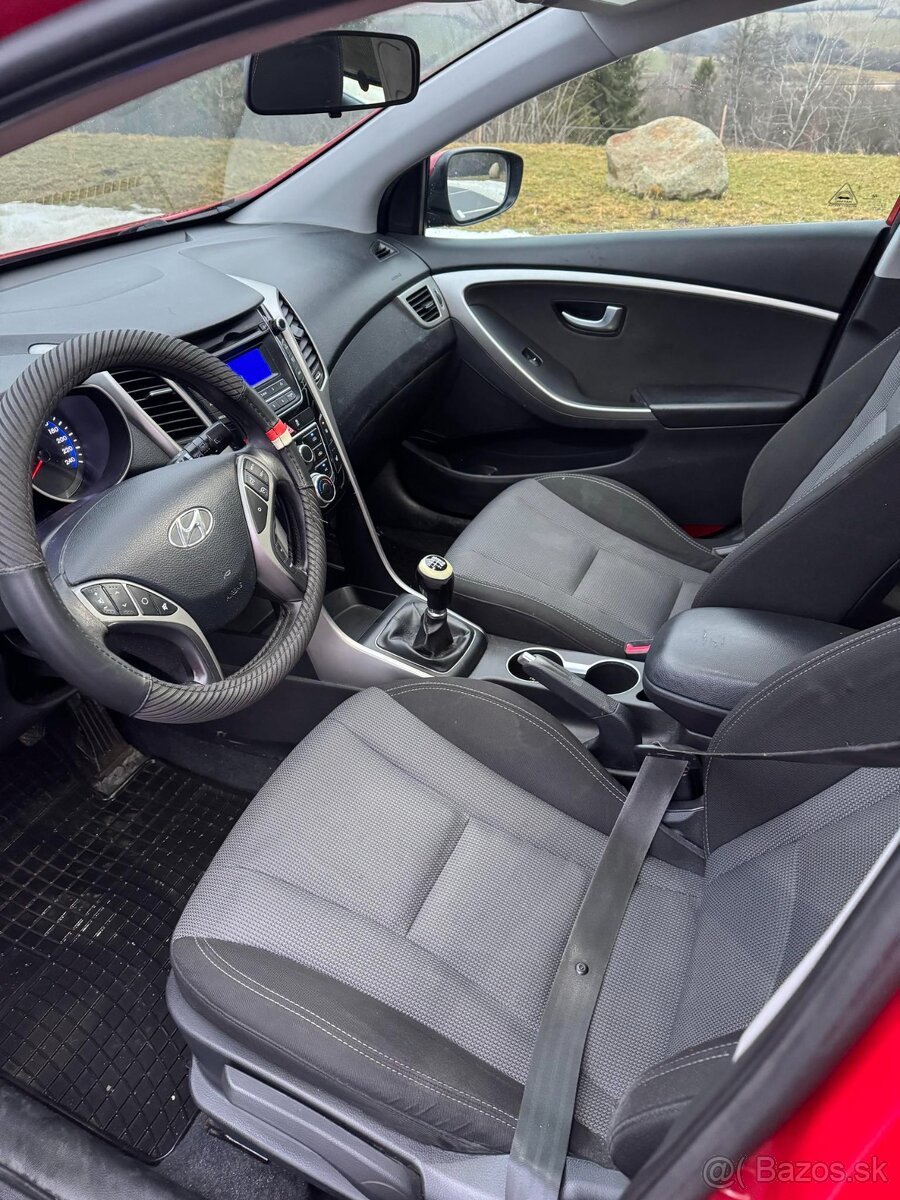 Hyundai i30 Hatchback 1.6 MPI Benzín, 88kW - 10