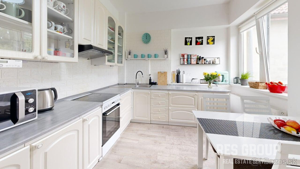 Na predaj, Rodinný dom, Rosina, 6 izieb, 400 m2, RES GROUP - 10