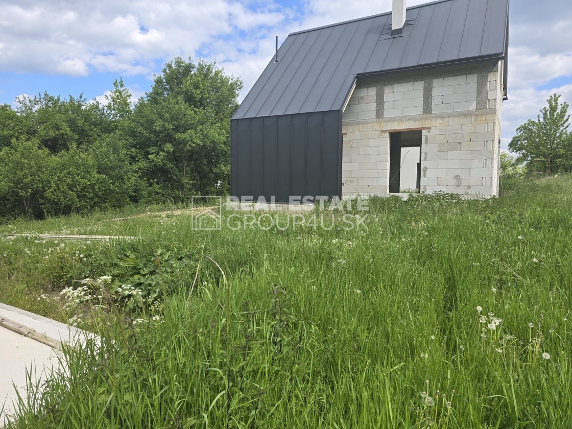 PREDAJ: HRUBÁ STAVBA 2 PODLAŽNÉHO RD - 10