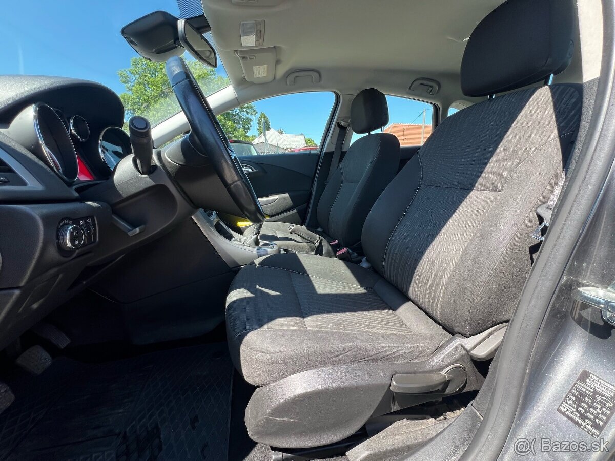 Opel Astra 1.6 benzín, 85kW, MT/5, rok:04.2012. - 10