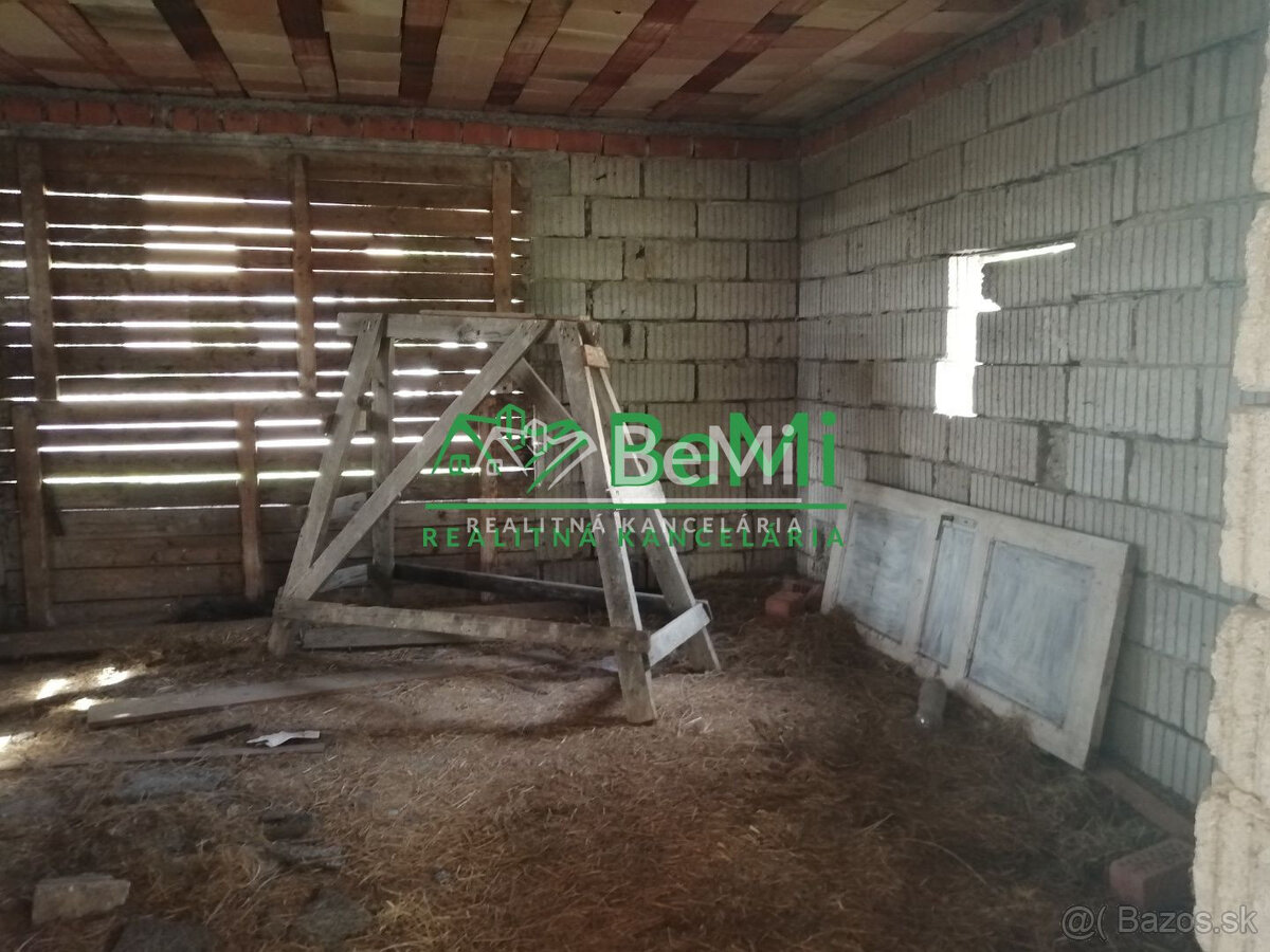 ZNÍŽENÁ CENA- ROZOSTAVANÝ RODINNÝ DOM, ŠÁVOĽ okr. Lučenec - 10