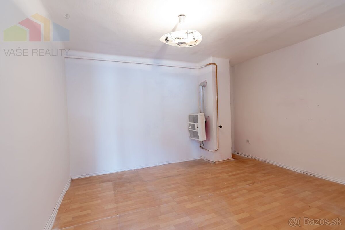 Priestranný rodinný dom s veľkým pozemkom 1454 m2, Bernoláko - 10