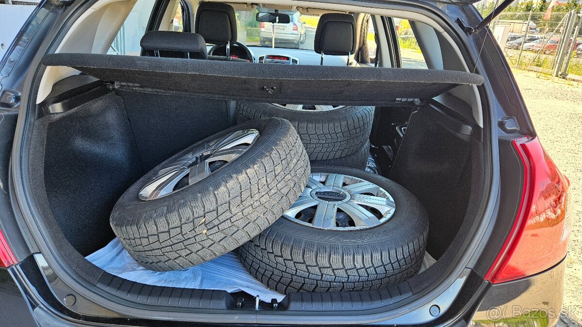 Kia Cee´d 1.6 CRDi VGT 115k TX ISG - 10