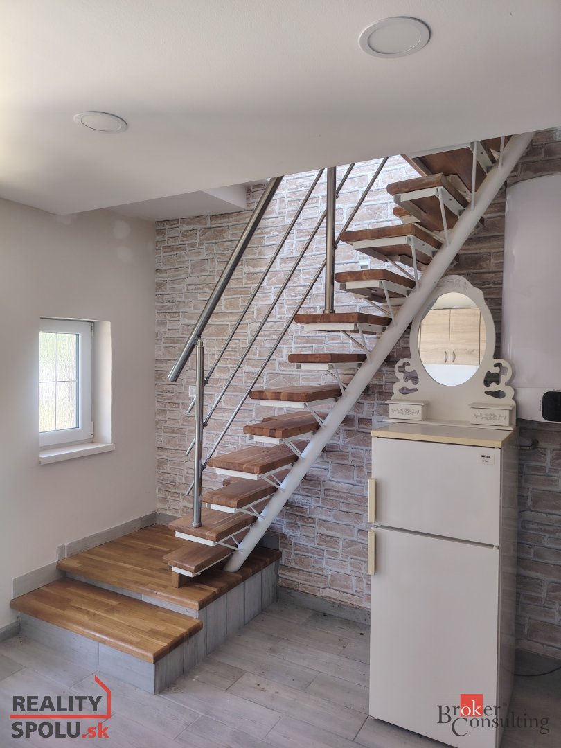 predaj rodinného domu v Tuhrine - 10