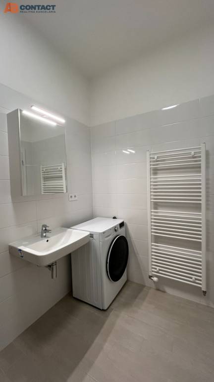 Praktický jednoizbový byt na prenájom - 10