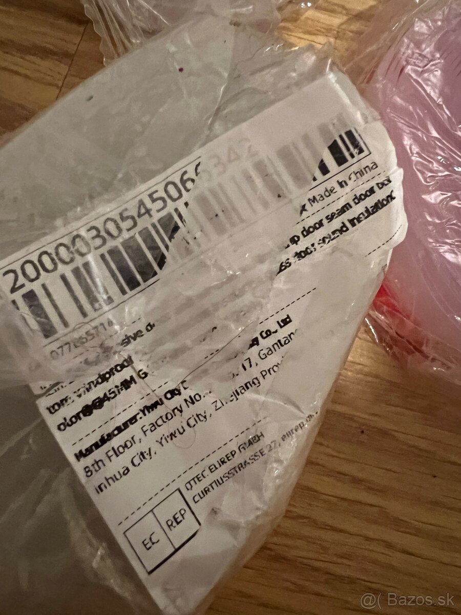 Silikónová paska na nalepením pod dvere alebo na boh dverí a - 10