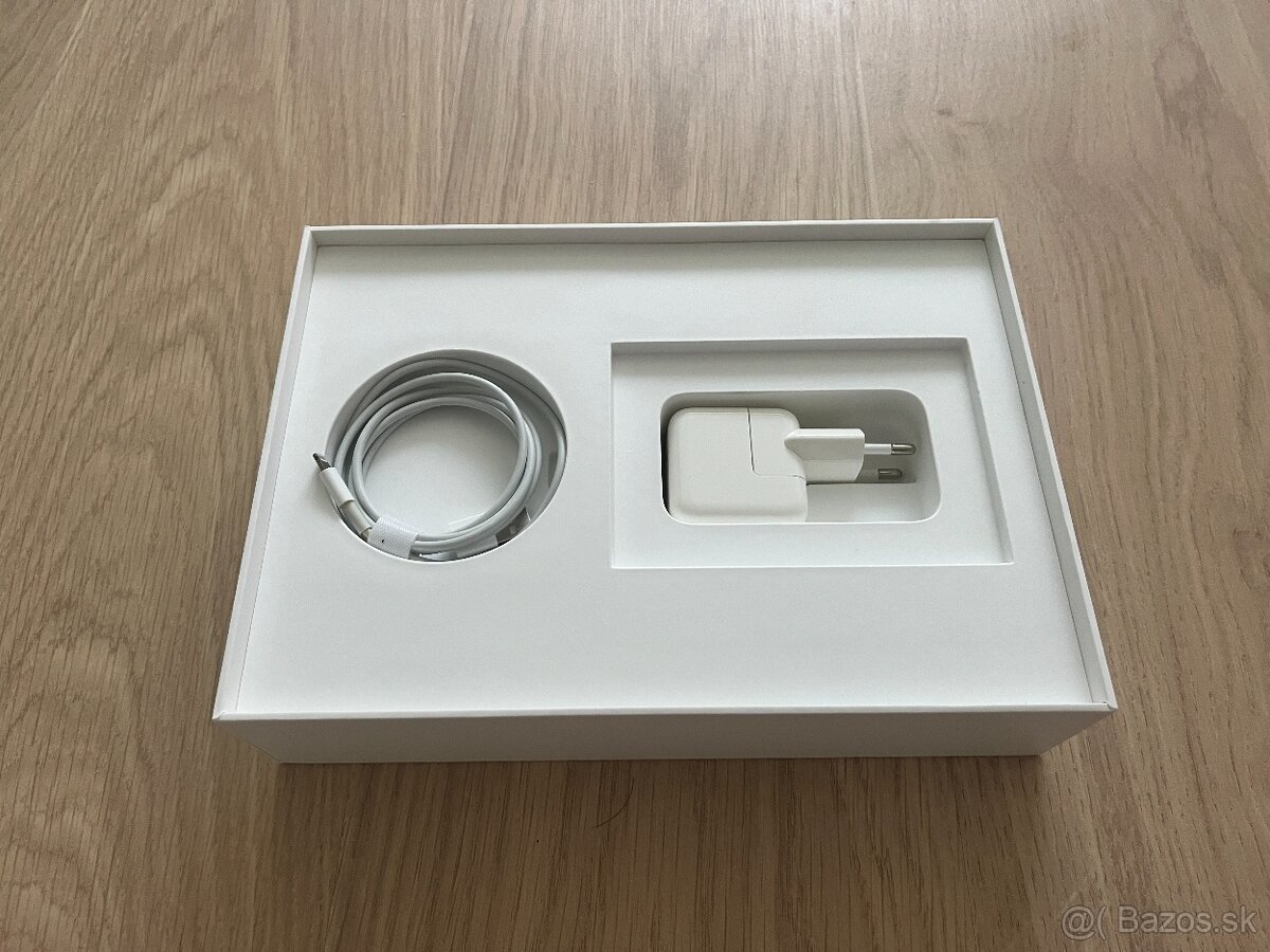 Predám Apple iPad 6. generácie (32 GB, Wi-Fi, Silver) - 10