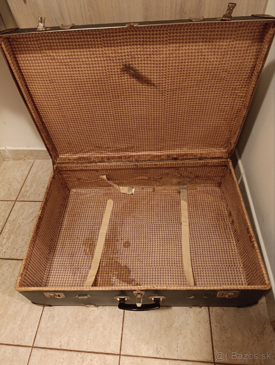 Retro kufor Kazeto - 10