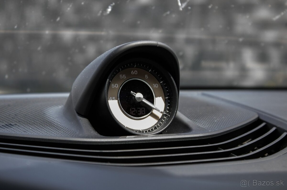 Porsche Taycan TURBO - 10