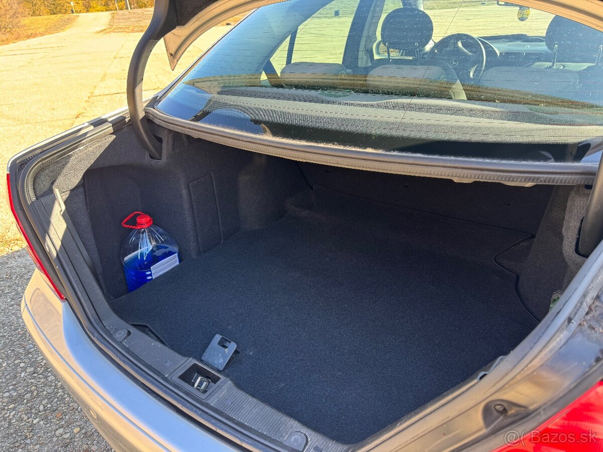 Predám Mercedes-Benz C180 Kompressor W203 Classic - MT6 - 10