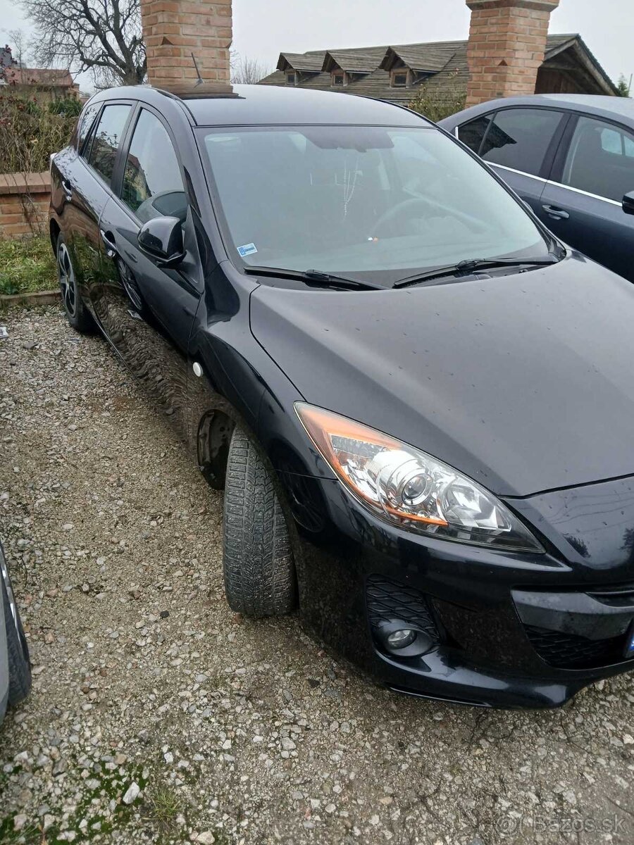 Mazda 3 - 10
