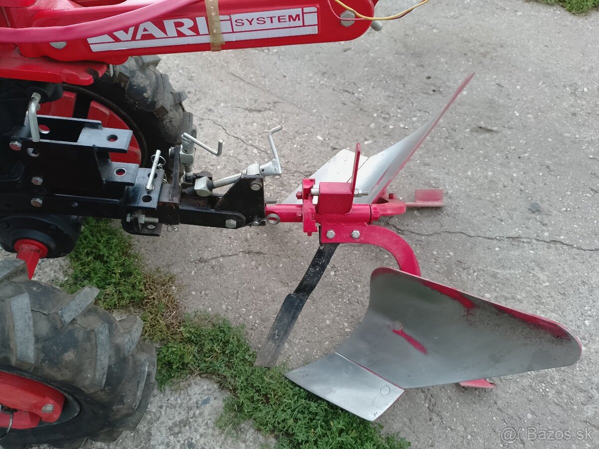 Vari malotraktor,motor Jikov,držáky,závaží,pluh, těleso - 10