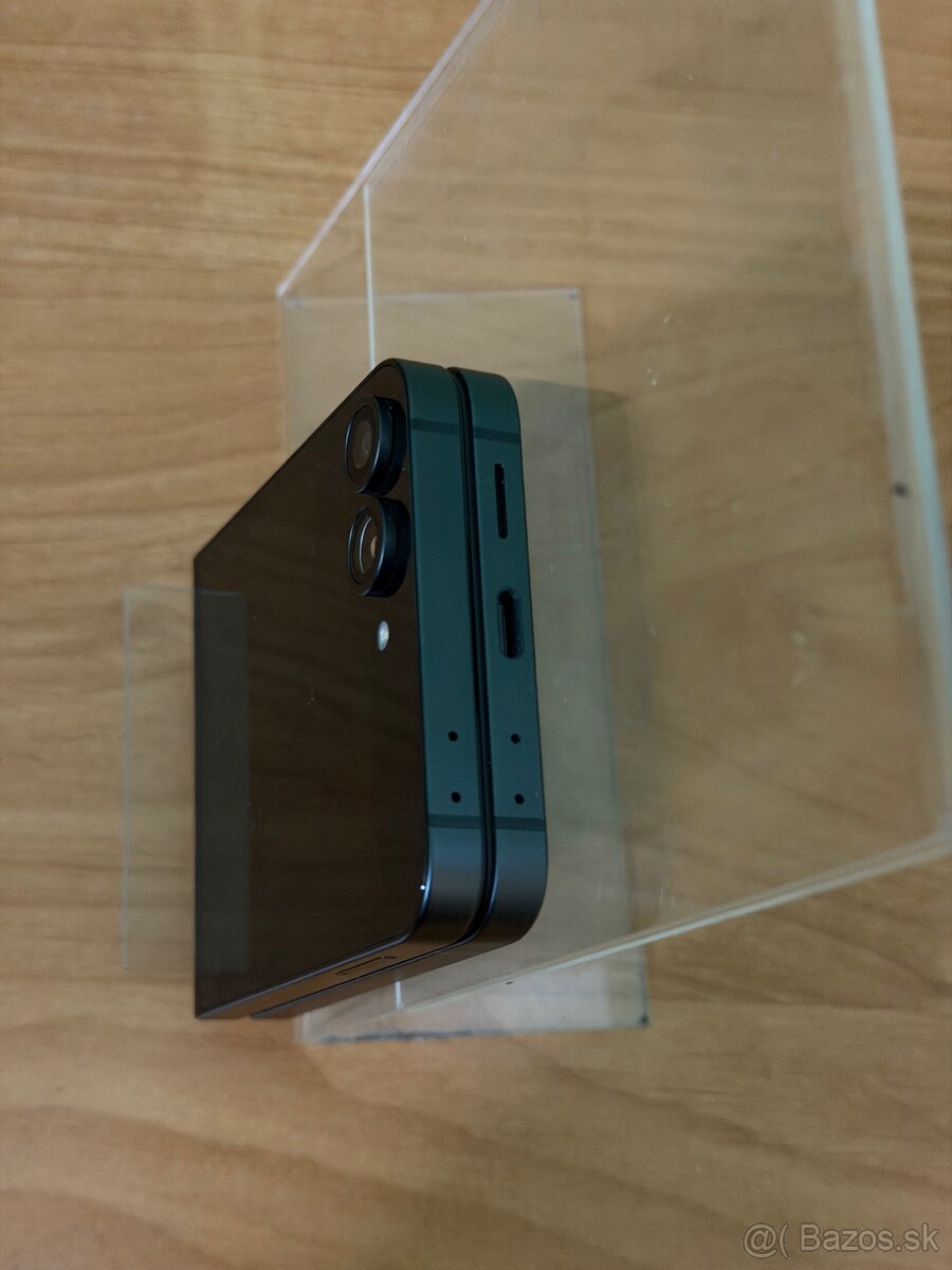 PREDANÉ Dobrý deň Ponúkam na predaj Samsung Galaxy Z Flip 6 - 10