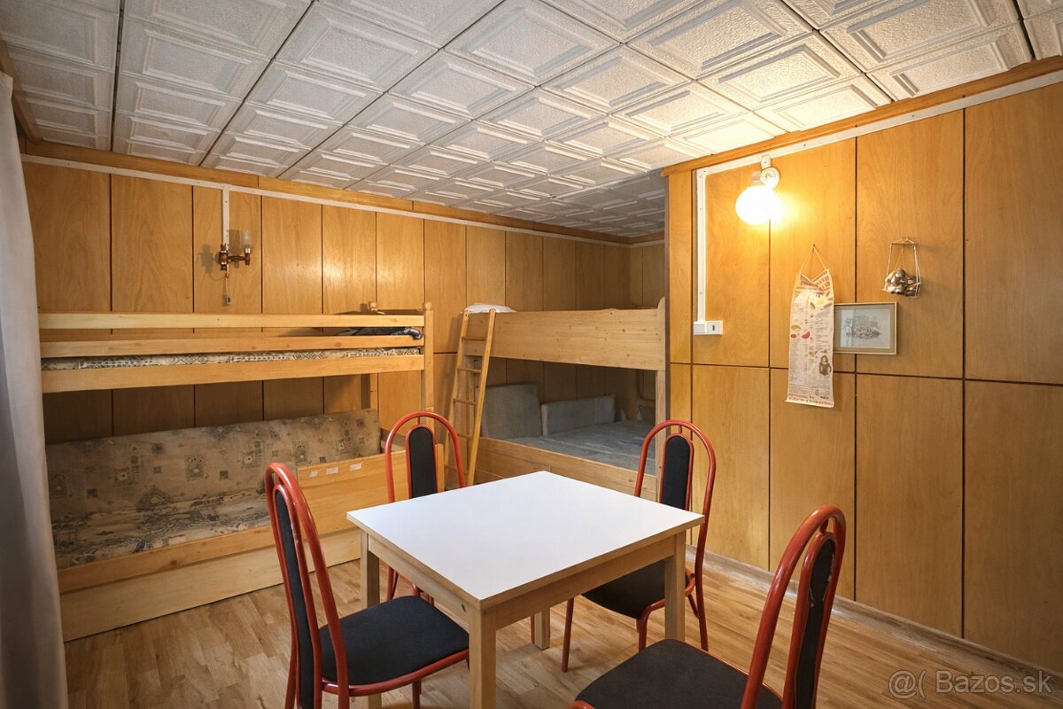 Chatka v Zlatníckej doline na predaj - 10