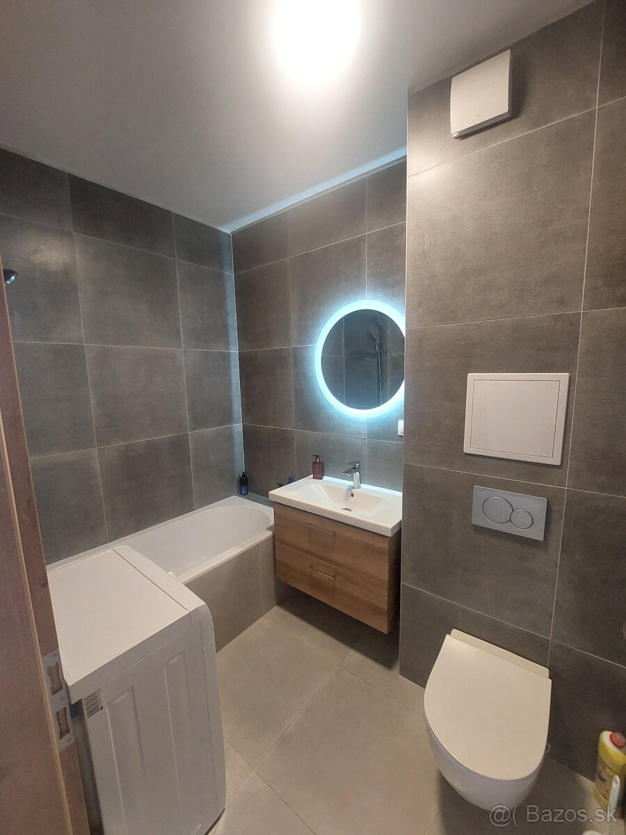 Na predaj priestranný 3-izbový byt s veľkou terasou MIKO - 10